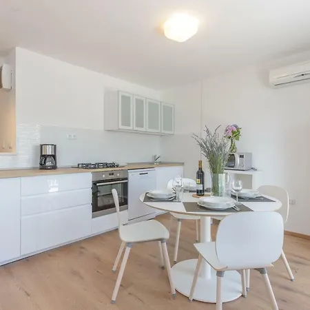 Beach Apartment Marina