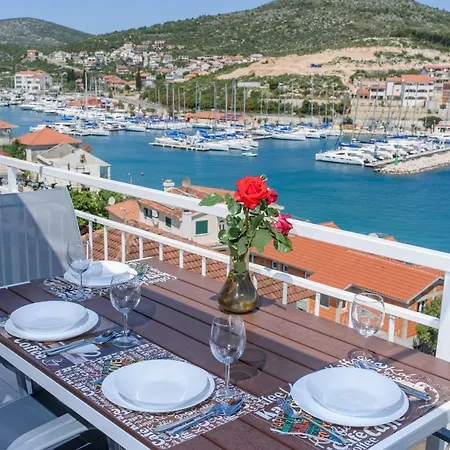 Beach Apartment Marina شقة *