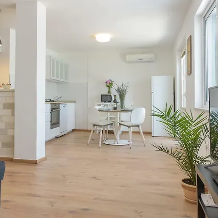 شقة Beach Apartment Marina