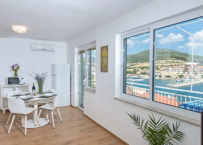 Beach Apartment Marina Marina